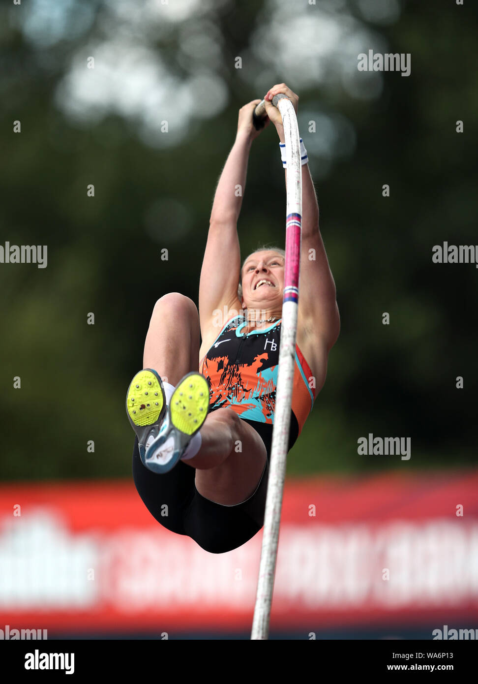 Großbritanniens Holly Bradshaw in der Frauen Stabhochsprung während der Muller Grand Prix Birmingham im Alexander Stadium, Birmingham. Stockfoto