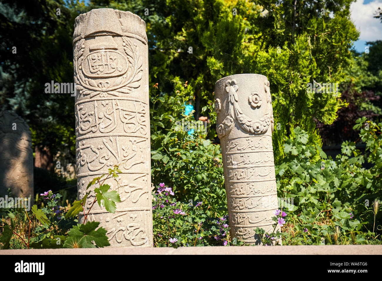 Historischen osmanischen Grabsteine auf einem Friedhof bei Hamamonu, Ankara, Türkei. Stockfoto