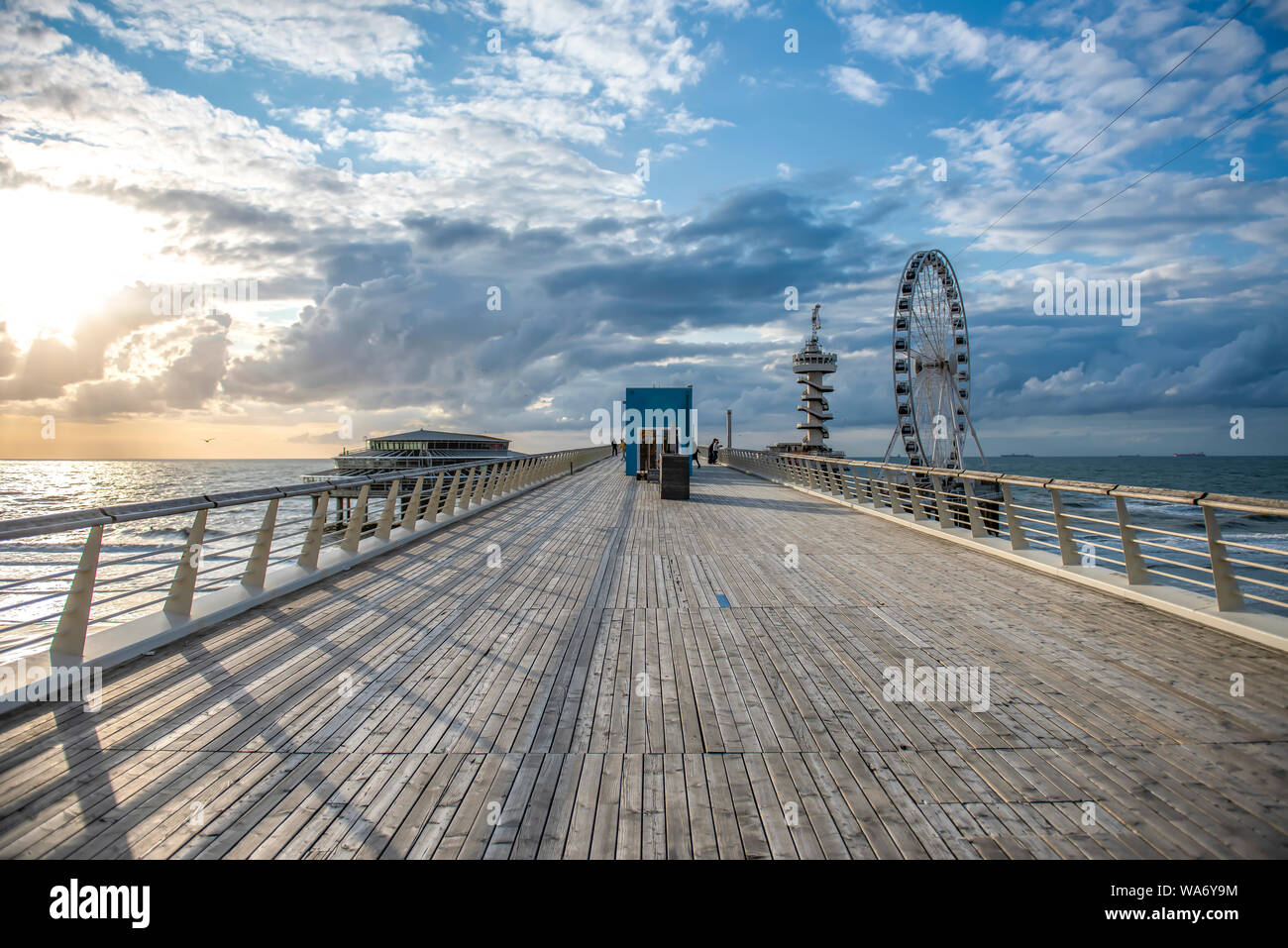 Die Scheveninger Pier in Den Haag. Niederlande. Stockfoto