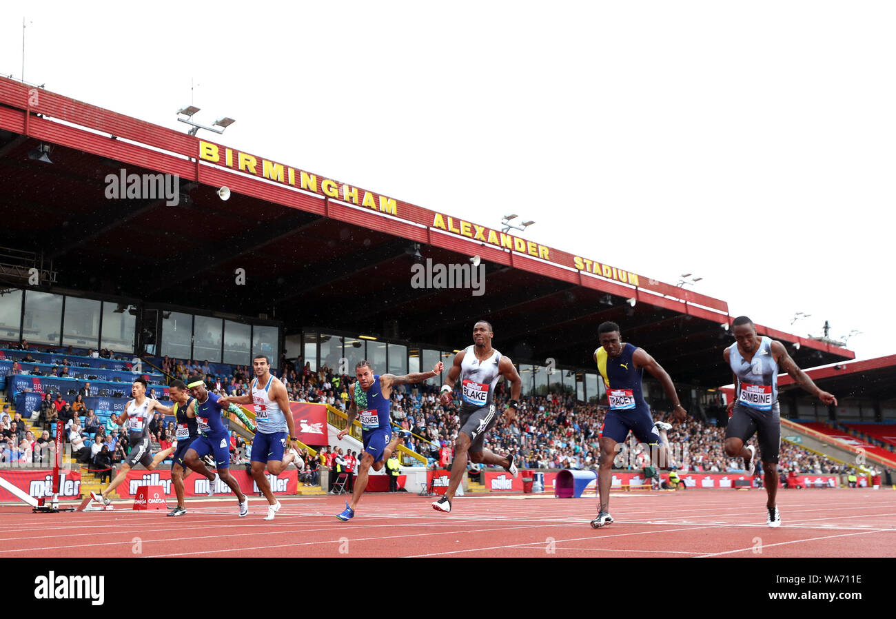 Jamaikas Yohan Blake (3. rechts) gewinnt den Männern 100 m-Finale während der Muller Grand Prix Birmingham im Alexander Stadium, Birmingham. Stockfoto