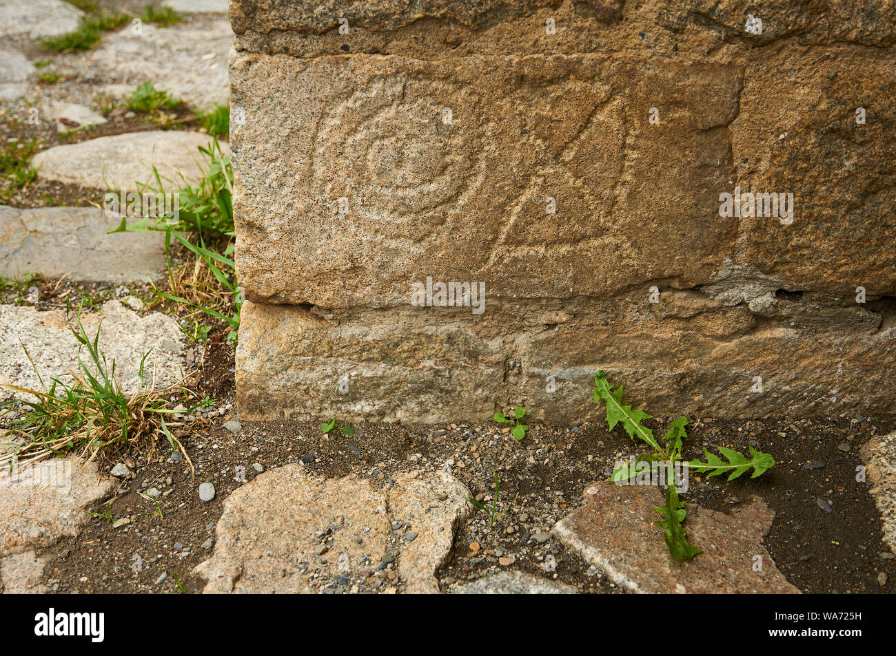 Steinmetz Markierung in Santa Eulàlia d'Erill la Vall Kirche, eine katalanische Romanische Kirchen (Erill la Vall, Bohí Tal, Lleida, Pyrenäen, Katalonien, Spanien) Stockfoto