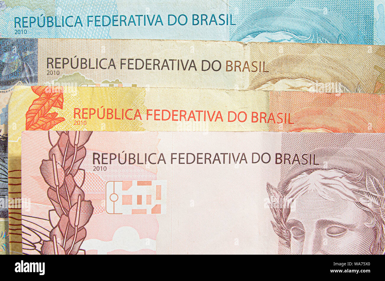 Brasilianischen Real Banknoten Hintergrund. 10, 20, 50, 100 Reais brl. Brasilianische Geld, echten Noten. Makro Foto. Stockfoto