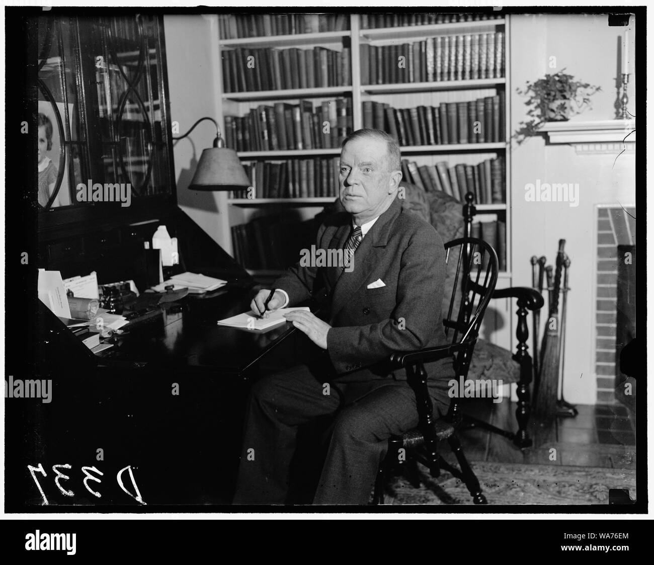 40 Jahre als Reporter des US-Senats. Washington, D.C., 31.12.11. James W. Murphy hat nur 40 Jahre als offizieller Reporter der Senat der Vereinigten Staaten abgeschlossen. Er hat seine Kurzschrift pen, da die Sitzung im Dezember 1896 ausübten, und hat gesehen, viele bedeutende Staatsmänner kommen und während seiner Laufzeit des Service. Für zwei Generationen Mitglieder der Murphy Familie haben sich auf das Personal der zuständigen Senat Reporter, Senatorische Debatte aufzeichnen Stockfoto