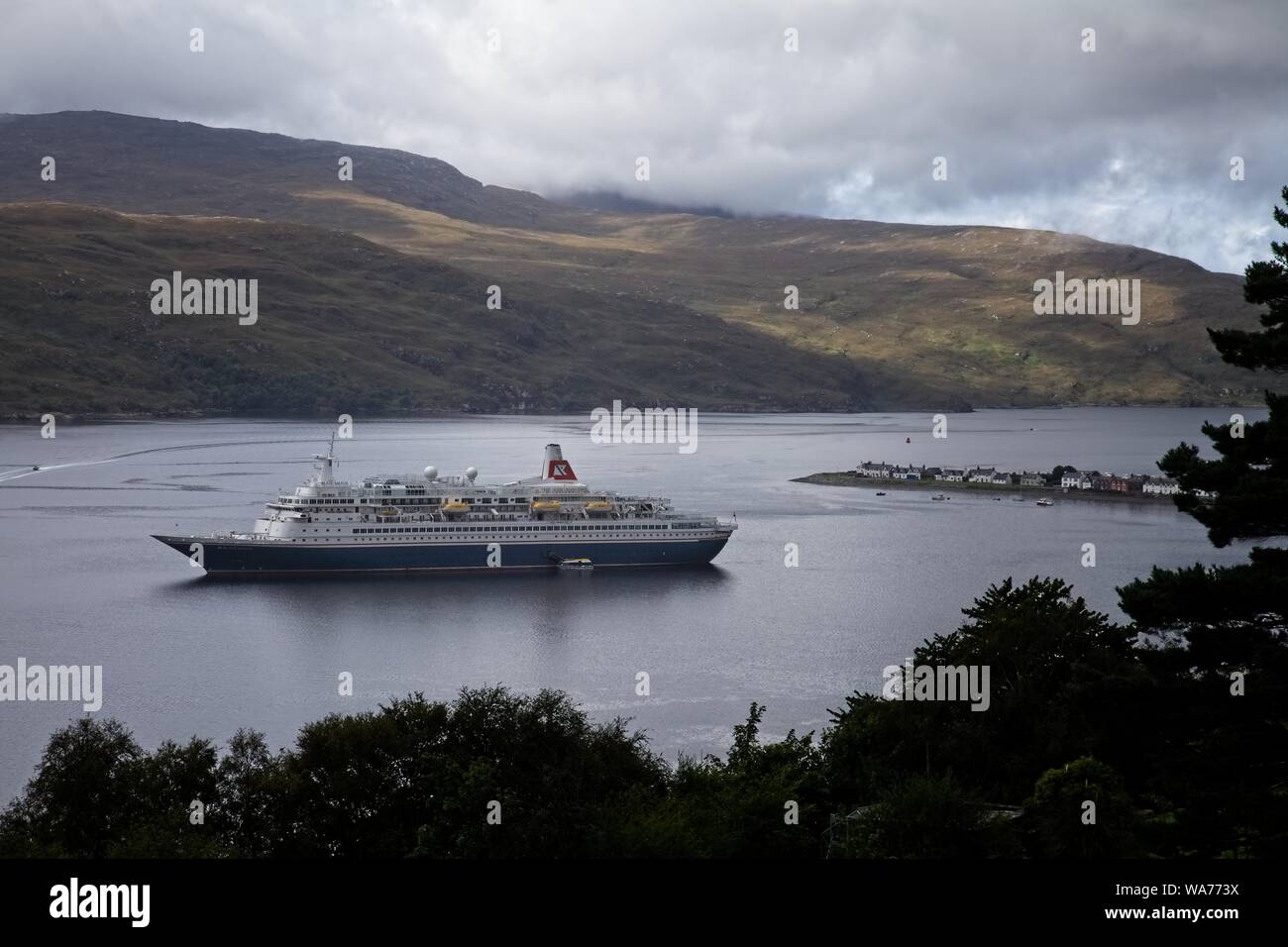 Black Watch, Fred Olsen Cruise Lines, Ullapool Bay Schottland Stockfoto