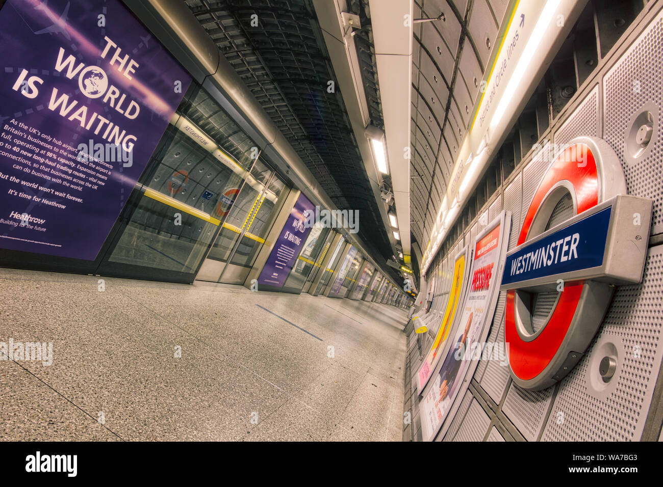 Das Leben in der U-Bahn in London, England, Großbritannien Stockfoto