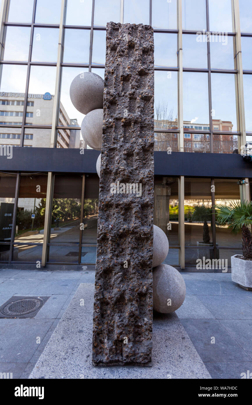 Al Otro Lado del Muro, die von Josep Maria Subirachs Sitjar, Open Air Skulptur Museum am Paseo de la Castellana, Madrid, Spanien Stockfoto