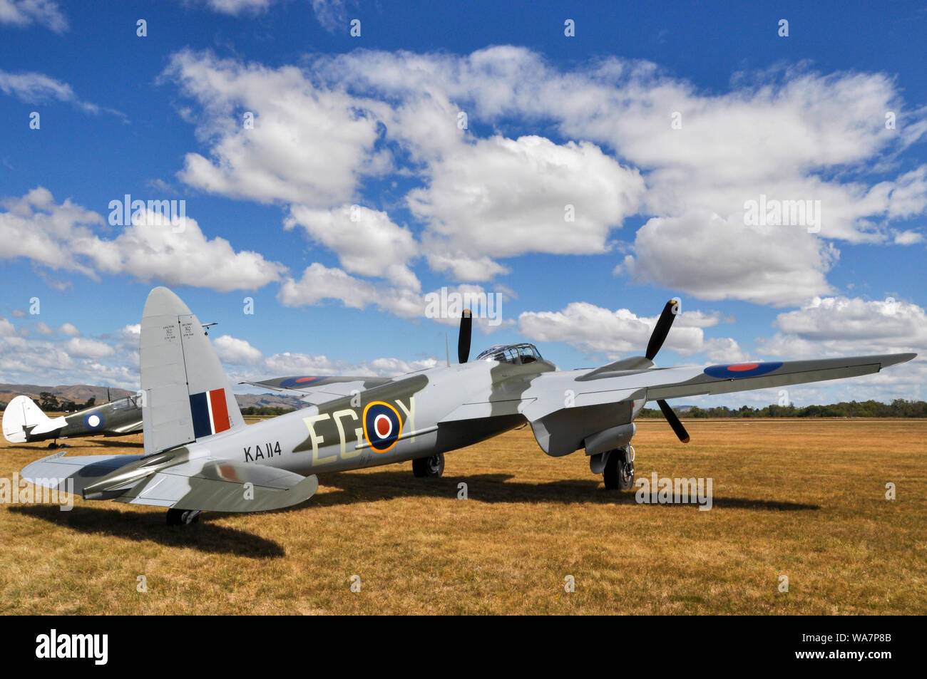 De Havilland DH.98 Mosquito Zweiten Weltkrieg Jagdflugzeug am Flügel über Wairarapa Airshow, Haube Flugplatz, Masterton, Neuseeland Stockfoto