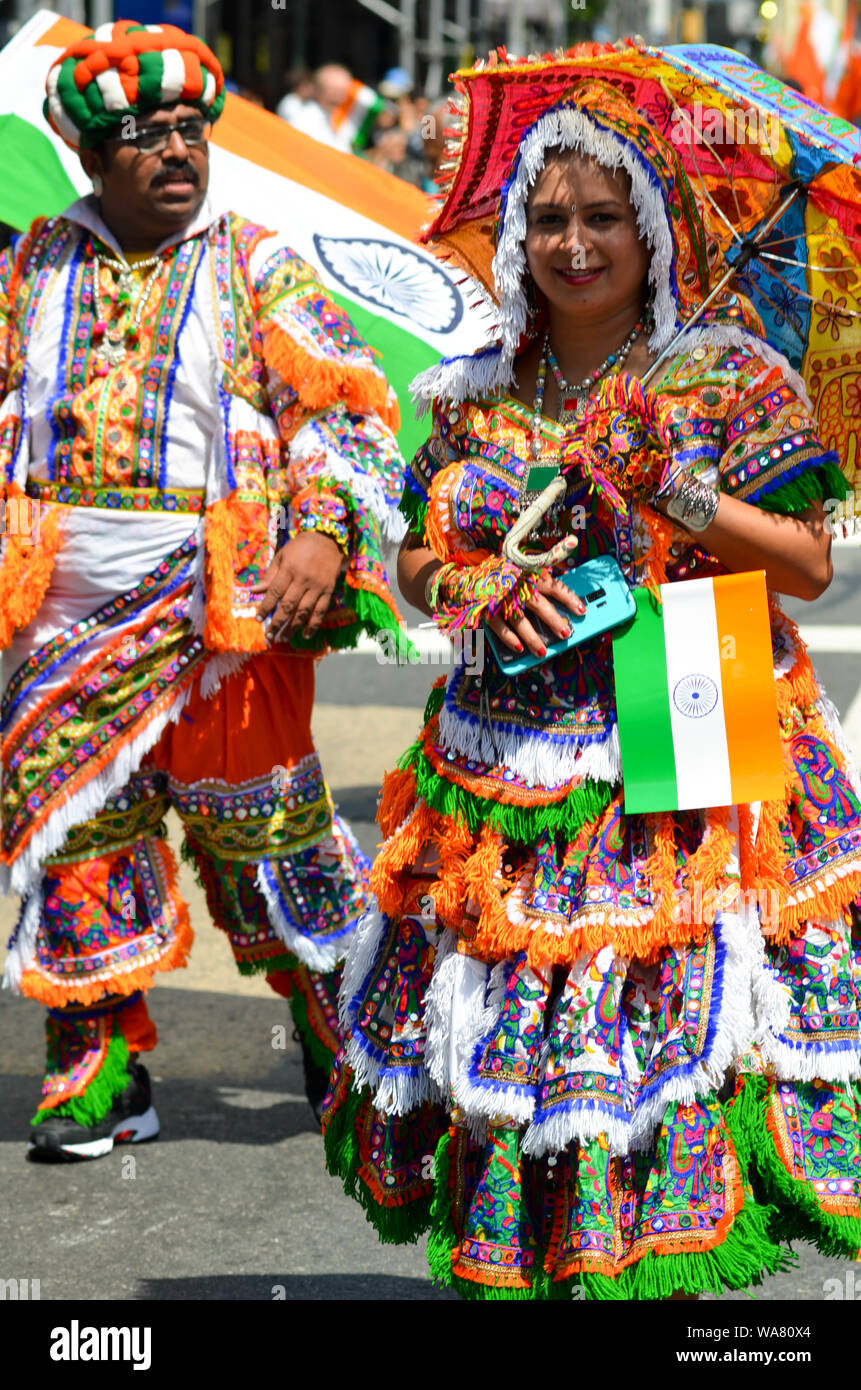 Tausende von Menschen in die 39 Indien Day Parade teil Indiens Unabhängigkeit Tag entlang der Madison Avenue an der 18. August 2019 in New Yor zu feiern. Stockfoto