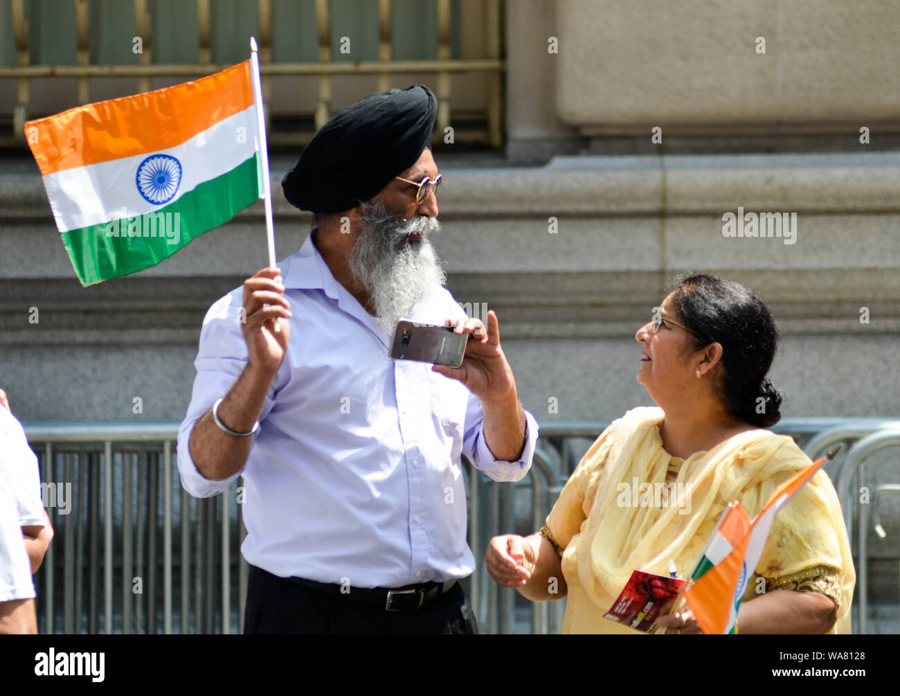 Tausende von Menschen in die 39 Indien Day Parade teil Indiens Unabhängigkeit Tag entlang der Madison Avenue an der 18. August 2019 in New Yor zu feiern. Stockfoto