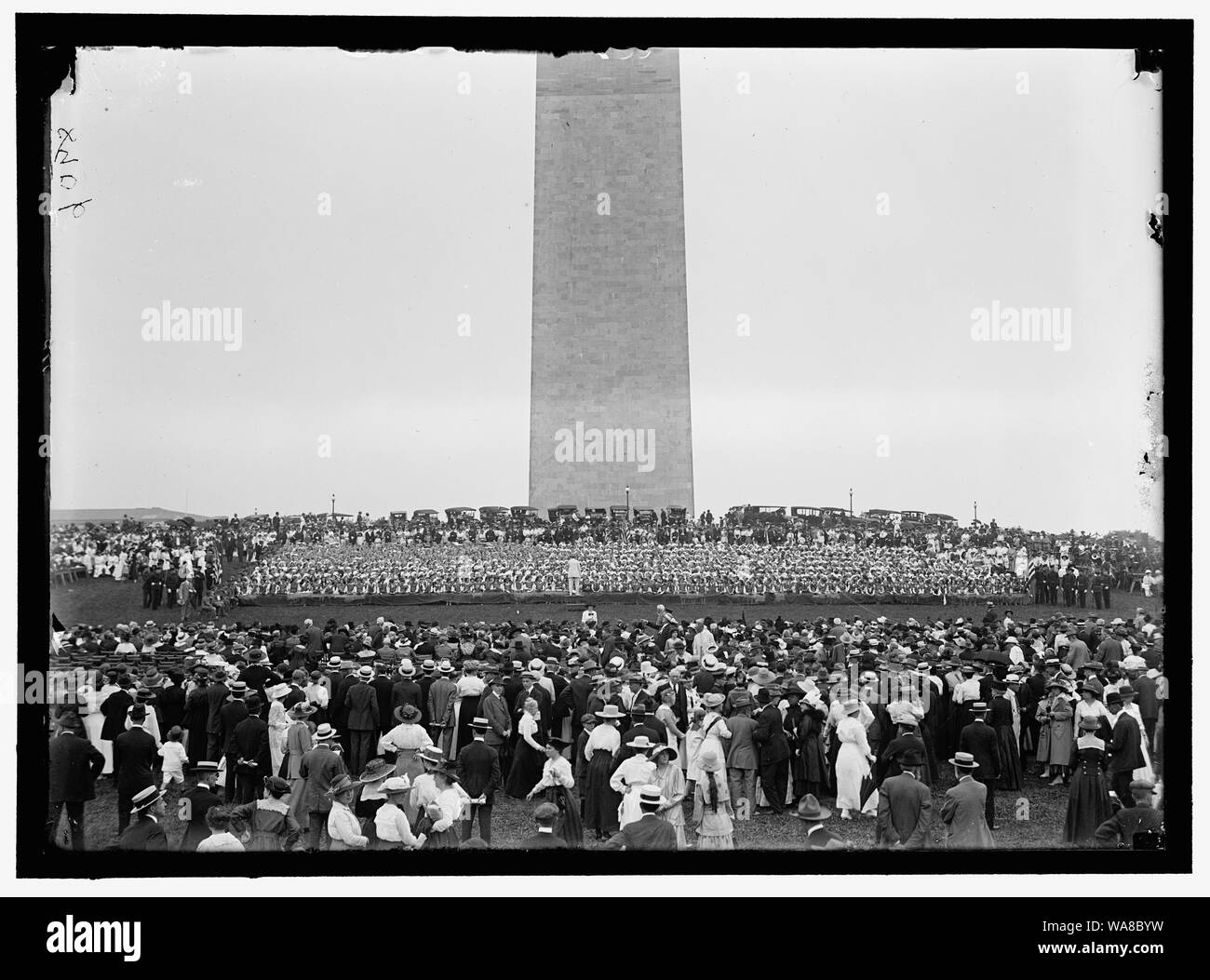 Konföderierten REUNION. Menschliche FLAGGE AUF MONUMENT GRÜNDEN Stockfoto
