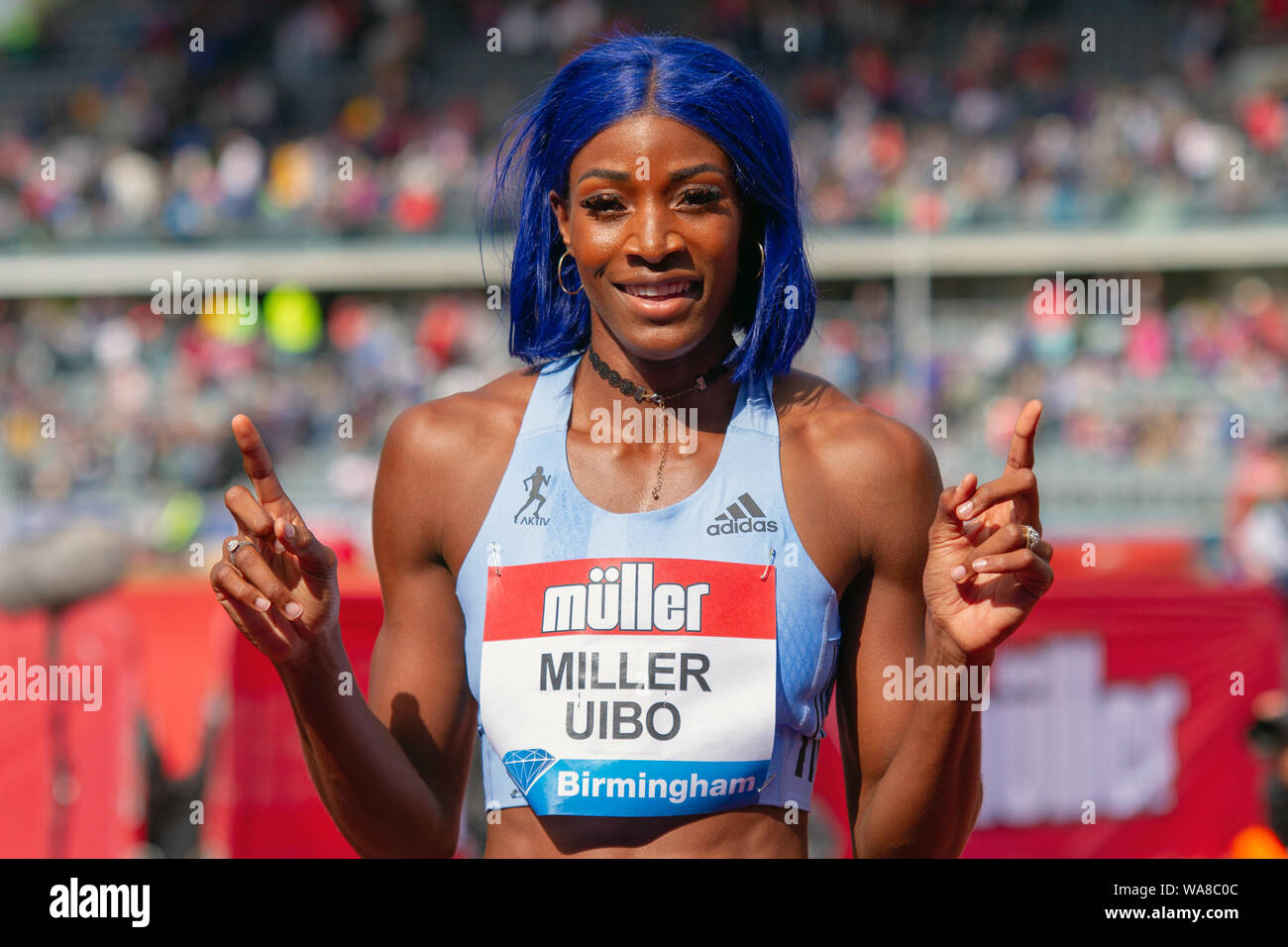 Shaunae Miller-Uibo der Bahamas stellt nach dem Gewinn der Frauen 200 Meter, während der Birmingham 2019 Müller Grand Prix, am Alexander Stadium, Birmingham. Stockfoto