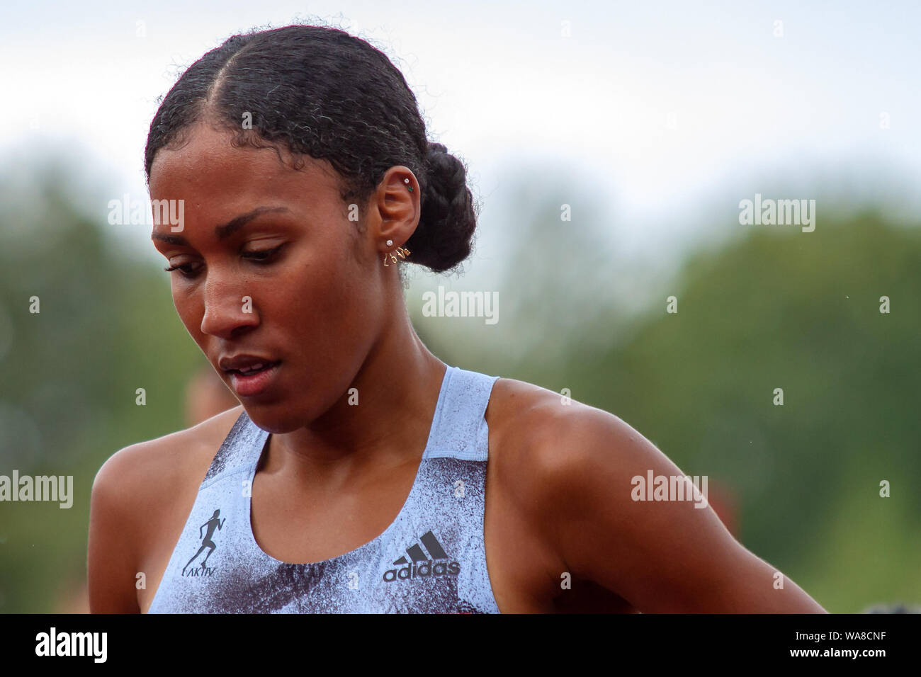 Ajeé Wilson von den Vereinigten Staaten nach dem Sieg der Frauen 800 Meter, während der Birmingham 2019 Müller Grand Prix, am Alexander Stadium, Birmingham. Stockfoto