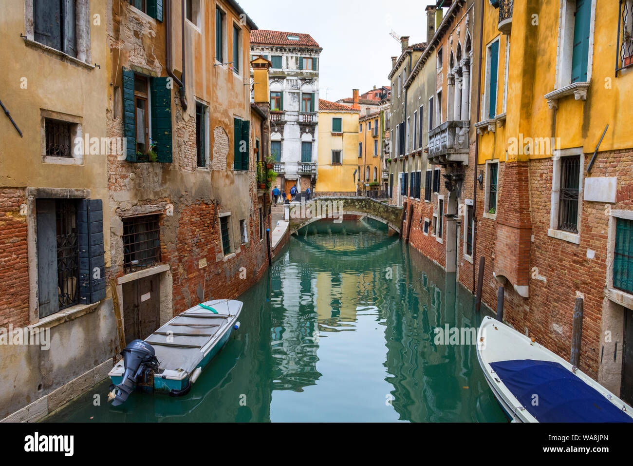 Den Rio di Santa Maria Formosa Kanal von der Ponte de le Bande Brücke, am Campo Santa Maria Formosa, Quadrat, Venedig, Italien Stockfoto