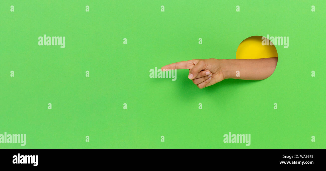 Mit Dem Finger Auf Etwas Zeigen www.alamy.de