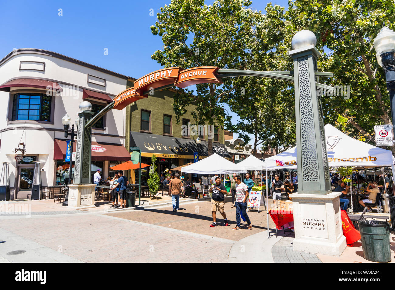 August 17, 2019 Sunnyvale/CA/USA - Eingang zum 'Murphy historischen Avenue', die Website eines Bauernmarkt jeden Samstag Morgen in der Innenstadt von Sonnig Stockfoto