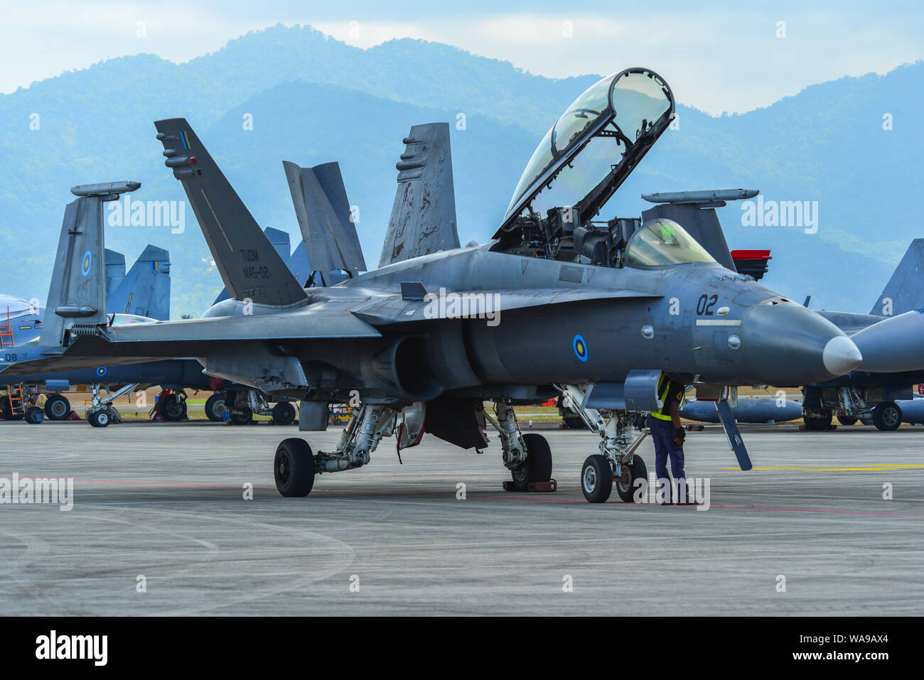 Langkawi, Malaysia - Mar 29, 2019. M 45-02 Royal Malaysian Air Force McDonnell Douglas FA-18 D Docking am Flughafen Langkawi (Lgk). Stockfoto