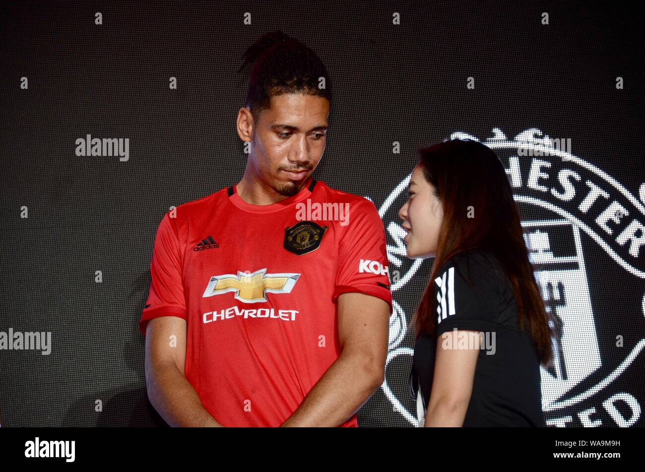 Chris Smalling von Manchester United F.C. der Premier League besucht eine Werbeveranstaltung für Kohler während 2019 Saisonvorbereitung tour in Shanghai, China, 23 J Stockfoto