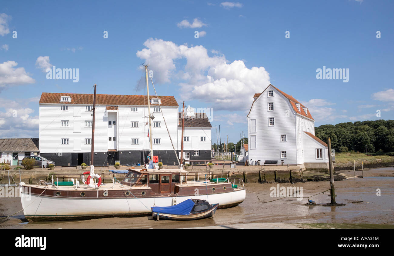 Woodbridge Hafen und Tide Mühle am Fluss Deben, Suffolk, East Anglia, England, Großbritannien Stockfoto
