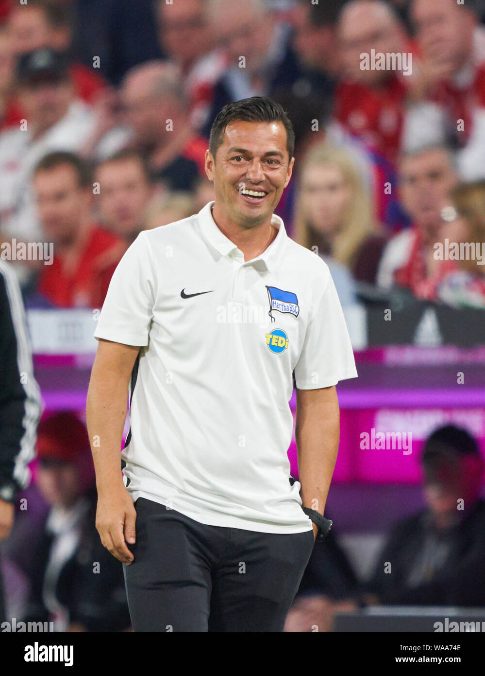 Ante COVIC, Hertha headcoach, Team Manager, Jubel, Freude, Emotionen, feiern, lachen, Jubeln, Jubeln, reißt die Arme, ballte die Faust, Feiern, Feier, Torjubel, FC BAYERN MÜNCHEN - Hertha BSC Berlin 2-2 - DFL-Bestimmungen verbieten die Verwendung von Fotografien als BILDSEQUENZEN und/oder quasi-VIDEO - 1. Deutsche Fussball Liga, München, 16. August 2019 Saison 2019/2020, Spieltag 01, FCB, München © Peter Schatz/Alamy leben Nachrichten Stockfoto