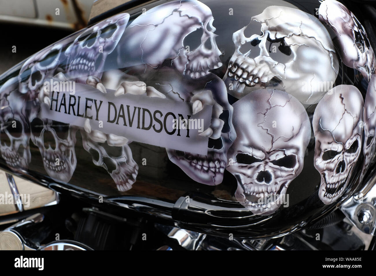 Schädel Bilder auf Harley Davidson Motorrad Tank. Stockfoto