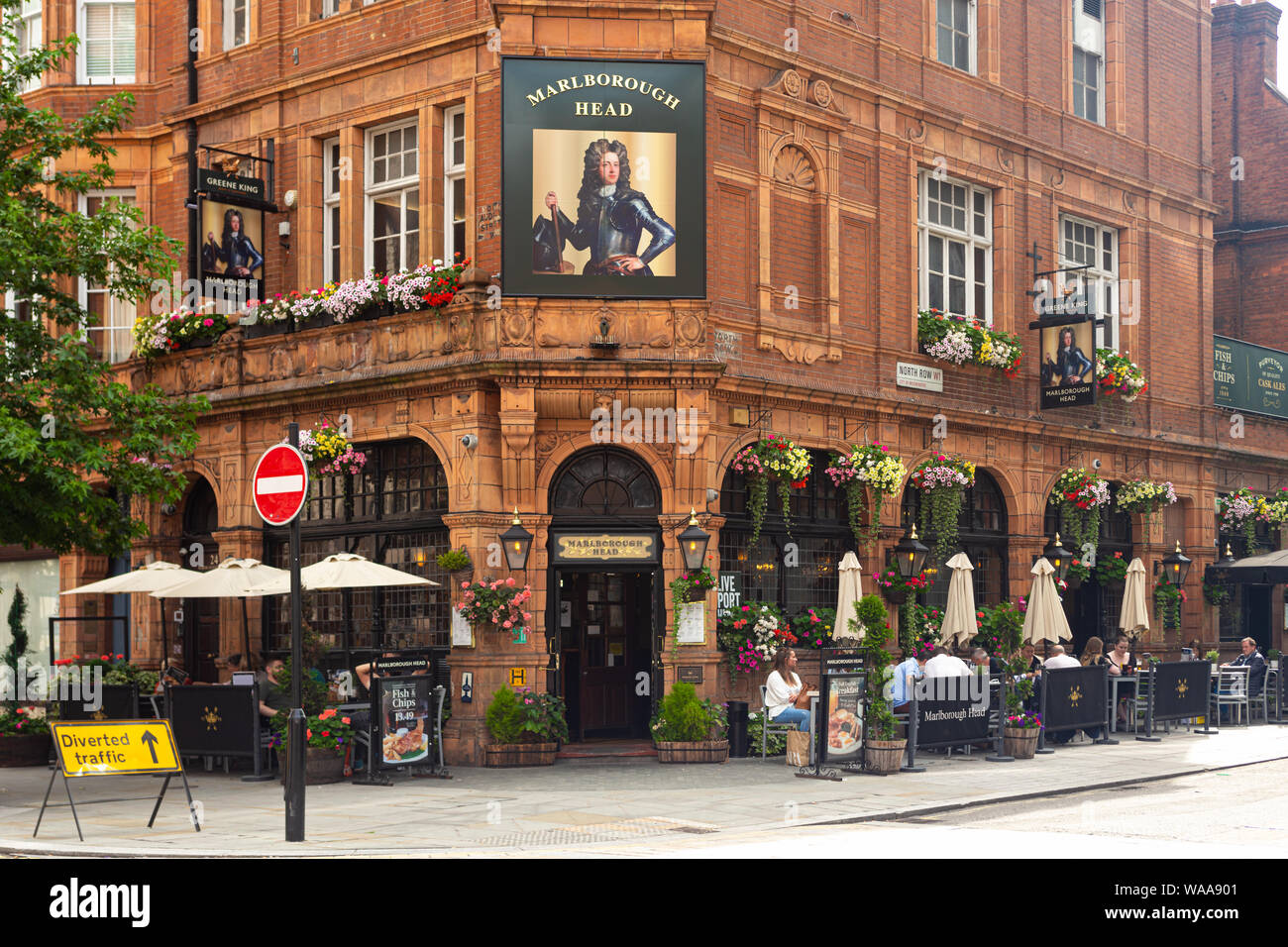 London/Großbritannien - 18. Juli 2019: Marlborough Head gastronomische Kneipe auf dem Schnittpunkt der North Audley Street und die North Row in Mayfair Stockfoto