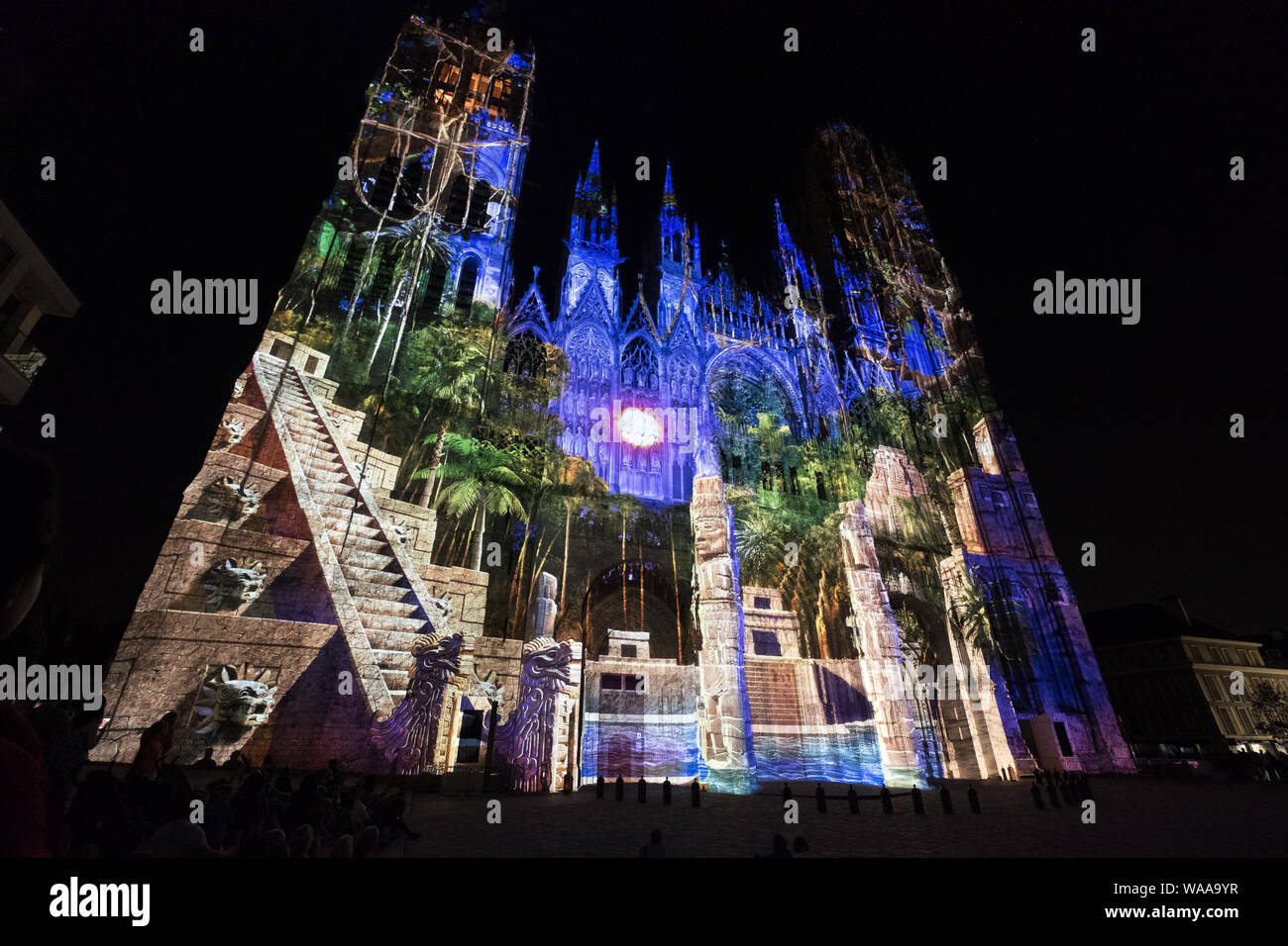 Die Kathedrale von Rouen licht Projektion ist ein Anblick im Sommer, siehe Stockfoto