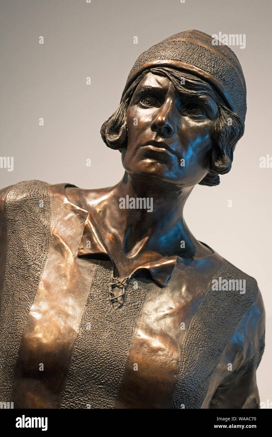 Bronzestatue in der nationalen Fußball-Museum in Manchester, England, der Fußballspieler lily Parr von St. Helens, Lancashire, England. Stockfoto