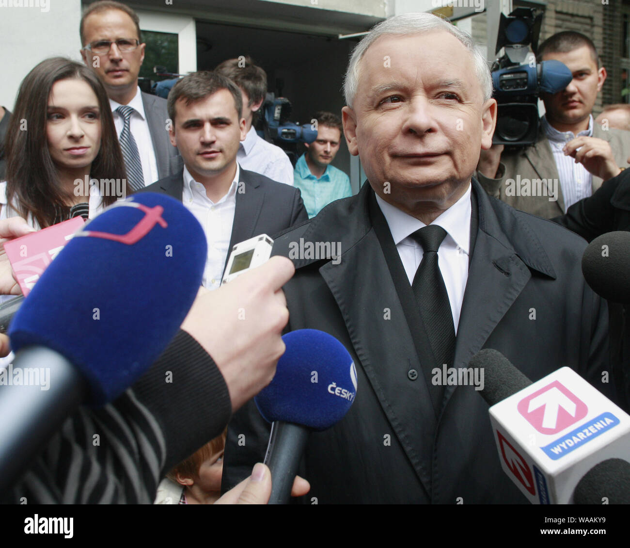 20.06.2010 Jaroslaw Kaczynski mit seiner Familie gestimmt in Warschau, Polen Stockfoto