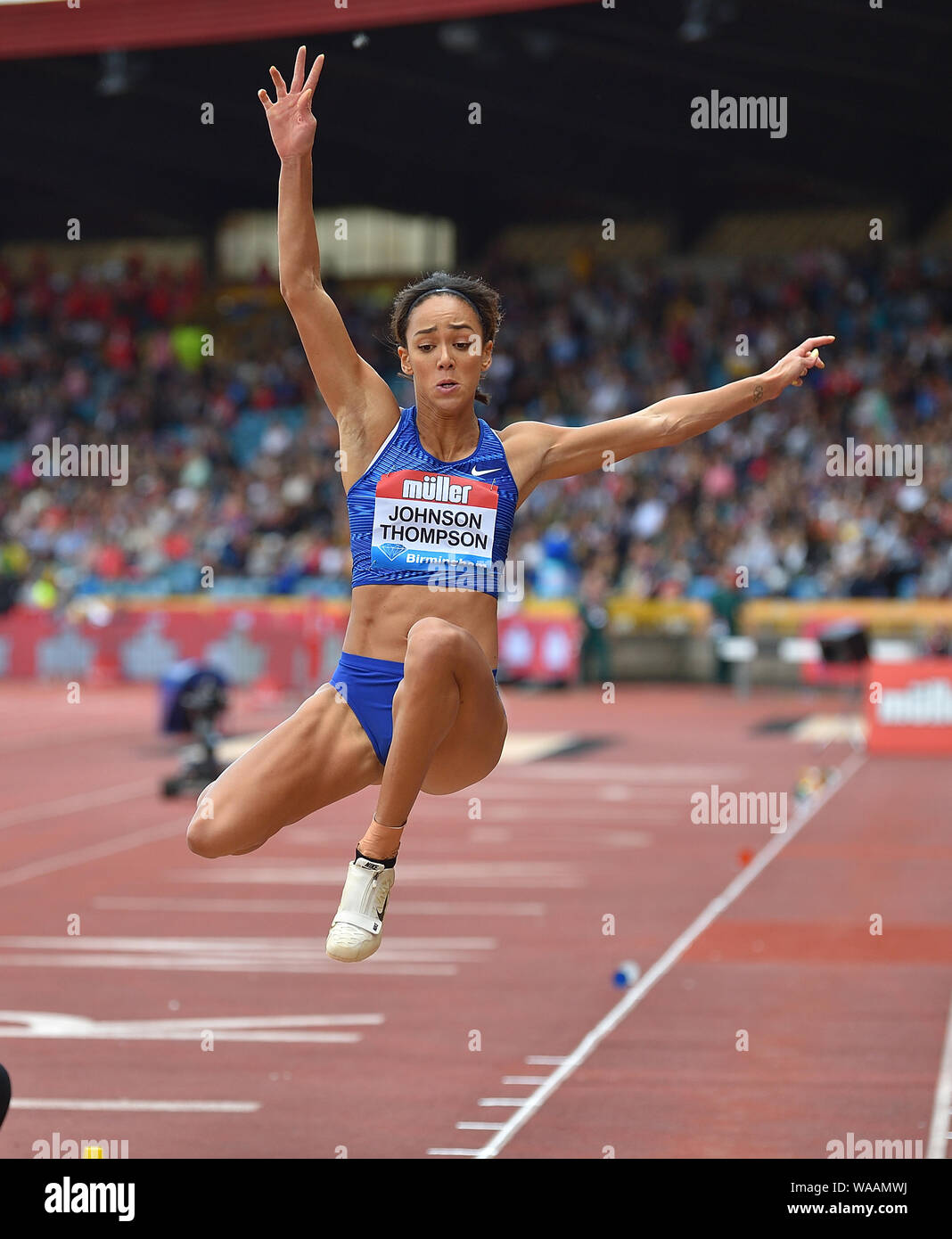 Katarina Johnson-Thompson (Großbritannien) im Weitsprung Aktion während der iaaf Diamond League Leichtathletik 2019 an Alexander Stadion Birmingham Uni Stockfoto