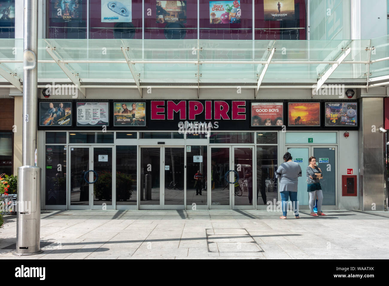 Eintritt zum Empire Kino in Slough, Großbritannien Stockfoto