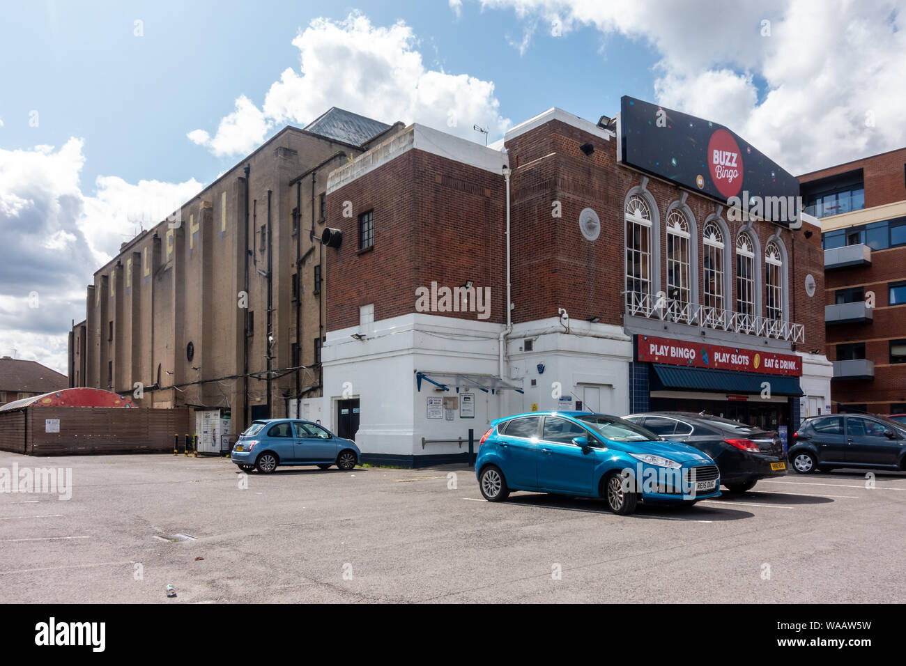 Buzz Bingo auf der Bath Road, Slough, Großbritannien belegt den alten Adelphi Theatre. Stockfoto