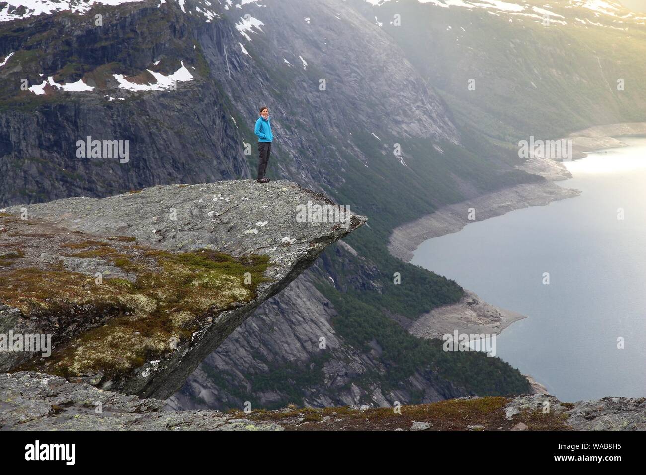 Trolltunga tourist-alternative Troll's Zunge pulpit Rock in Norwegen. Stockfoto