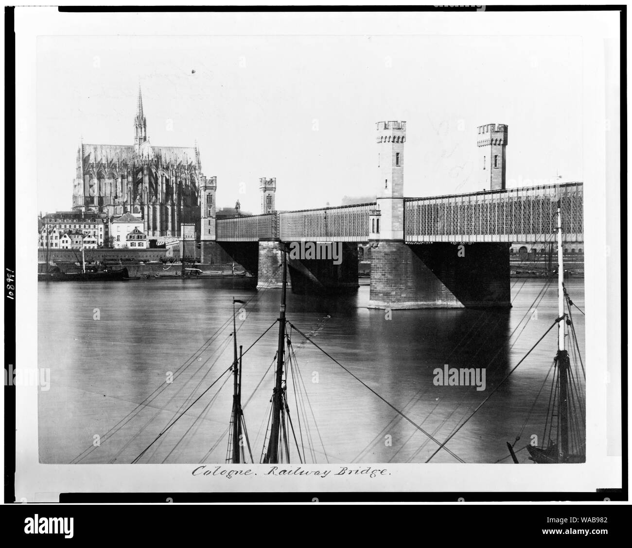 Köln. Eisenbahnbrücke Stockfoto