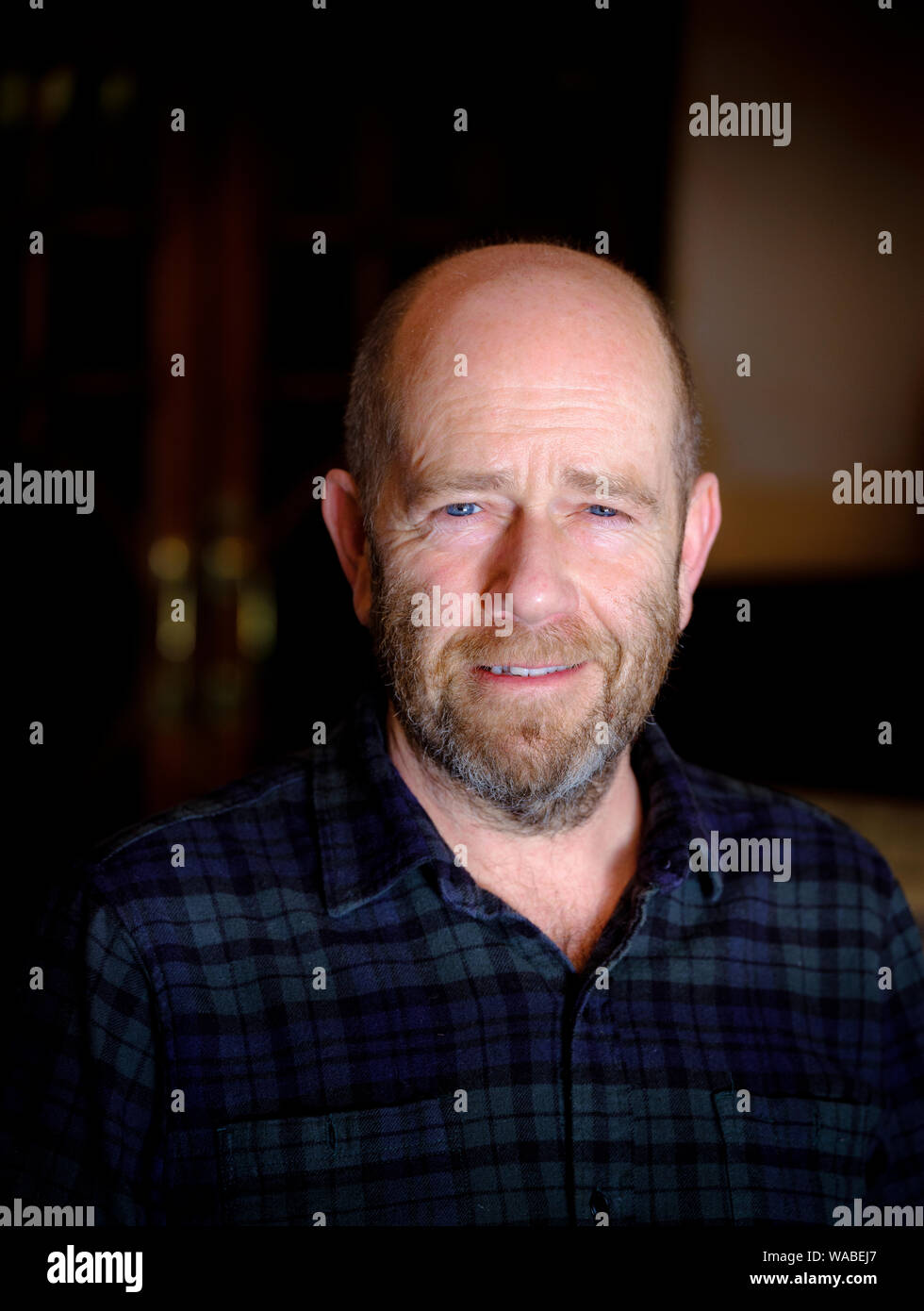 Simon Nye - Fernsehautor, Schöpfer der Hit Sitcom Men benehmen sich schlecht. Fotografiert in Worthing vor der 20-jährigen Feier im Dome Cinema. Stockfoto