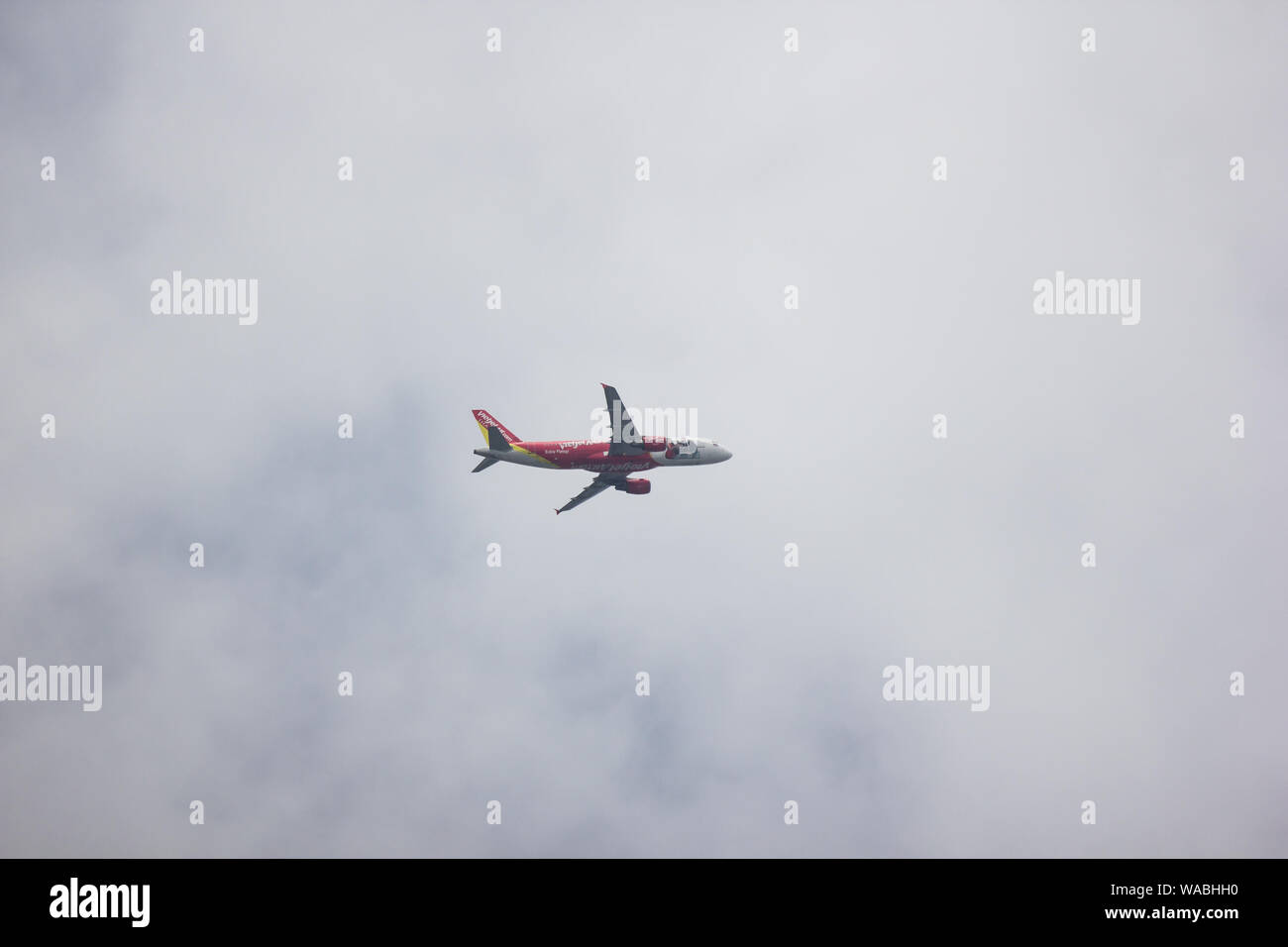 Chiangmai, Thailand - 19. August 2019: HS-VKE A320-200 der Thailändischen Vietjet Airline. Vom internationalen Flughafen Chiang Mai nach Bangkok Flughafen. Stockfoto