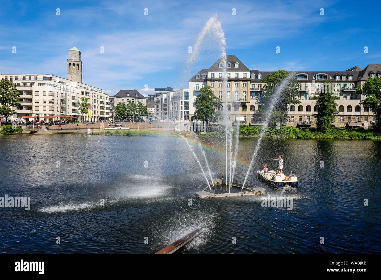 Mülheim an der Ruhr, Ruhrgebiet, Nordrhein-Westfalen, Deutschland - Blick auf die Stadt mit Blick auf den Garten des MŸGa, Mülheim an der Ruhr über die Ruhr zu t Stockfoto Mülheim an der Ruhr, Ruhrgebiet, Nordrhein-Westfalen, Deutschland - Blick auf die Stadt mit Blick auf den Garten des MŸGa, Mülheim an der Ruhr über die Ruhr zu t Stockfoto