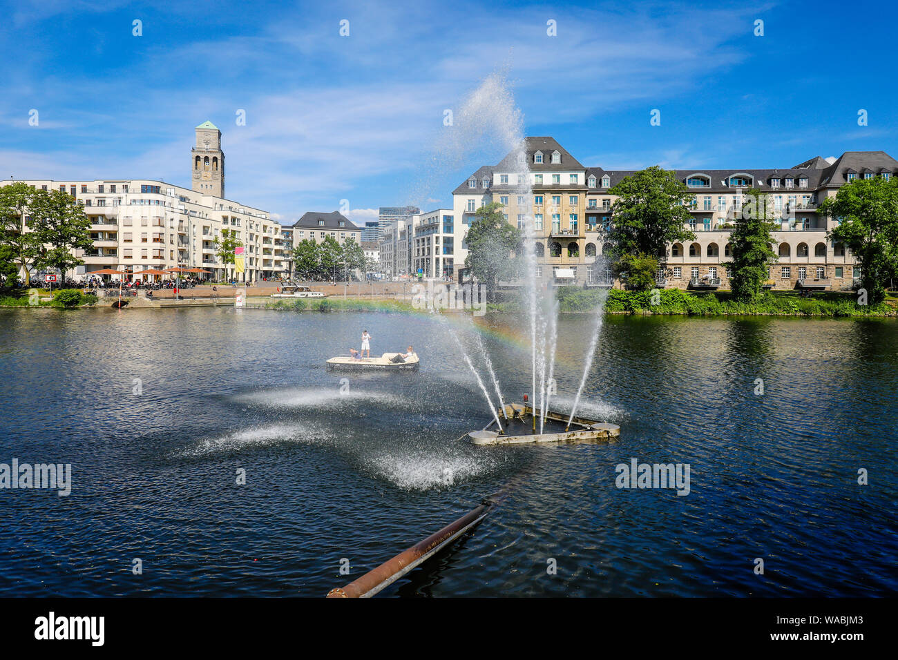 Mülheim an der Ruhr, Ruhrgebiet, Nordrhein-Westfalen, Deutschland - Blick auf die Stadt mit Blick auf den Garten des MŸGa, Mülheim an der Ruhr über die Ruhr zu t Stockfoto Mülheim an der Ruhr, Ruhrgebiet, Nordrhein-Westfalen, Deutschland - Blick auf die Stadt mit Blick auf den Garten des MŸGa, Mülheim an der Ruhr über die Ruhr zu t Stockfoto