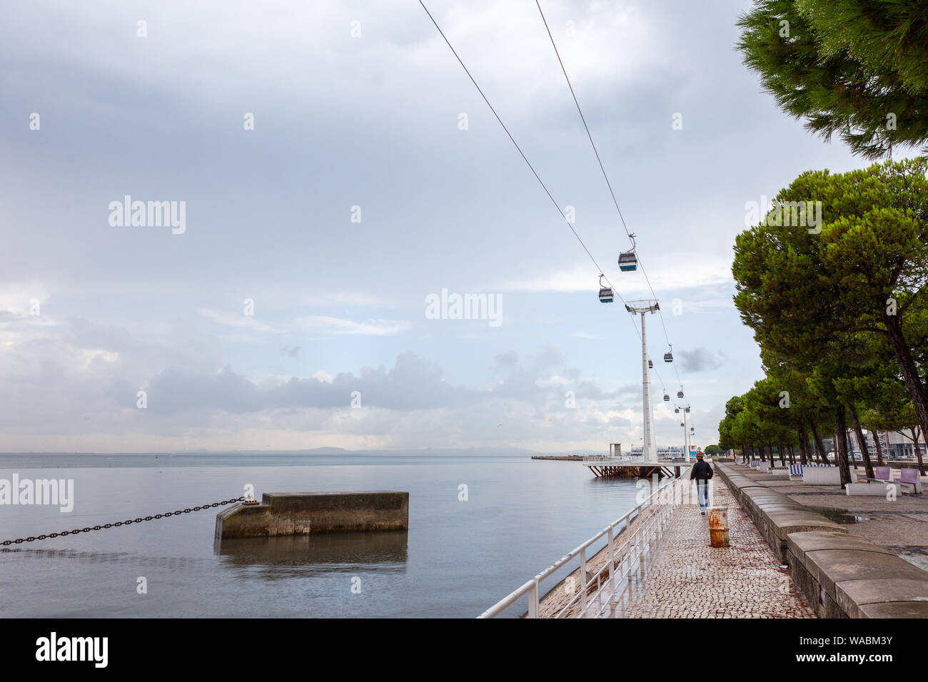 Die Seilbahnen (Telecabine) im Park der Nationen (Parque das Nacoes) in Expo, Lissabon, Portugal Stockfoto