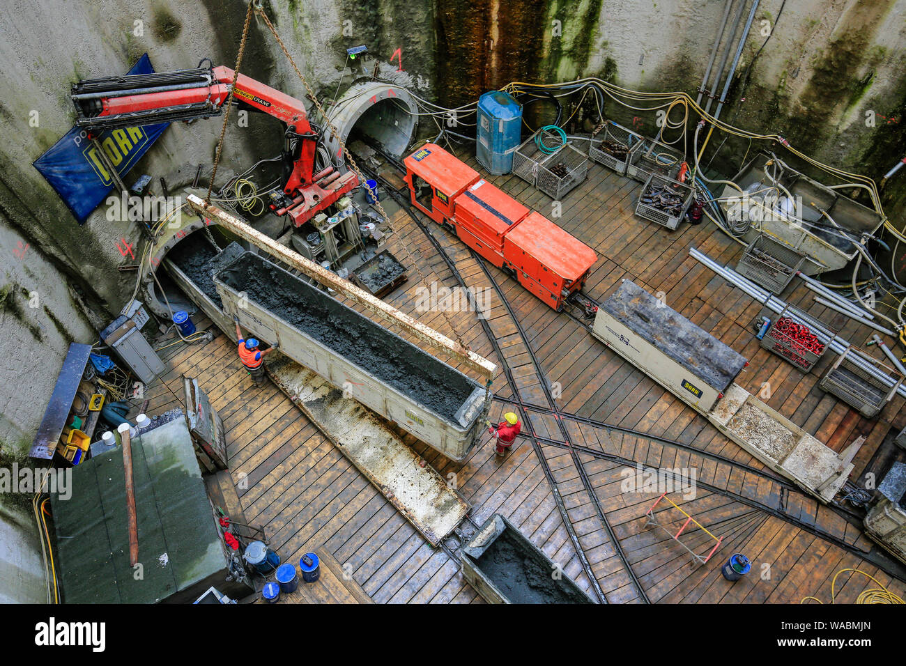 Oberhausen, Ruhrgebiet, Nordrhein-Westfalen, Deutschland - Emscher Umbau, Neubau des Abwasserkanals Emscher AKE, tuebbing Tunnel fahren mit sha Stockfoto