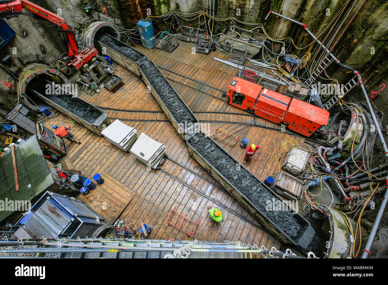 Oberhausen, Ruhrgebiet, Nordrhein-Westfalen, Deutschland - Emscher Umbau, Neubau des Abwasserkanals Emscher AKE, tuebbing Tunnel fahren mit sha Stockfoto