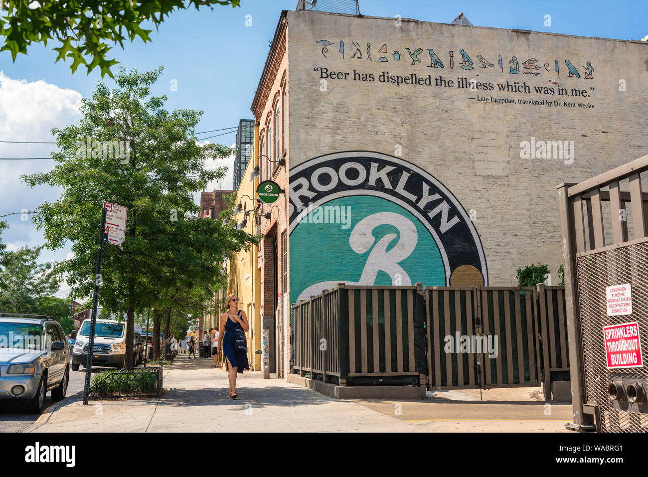 Brooklyn Bier, mit Blick auf die Brooklyn Brauereigebäude in Williamsburg, New York City, USA. Stockfoto
