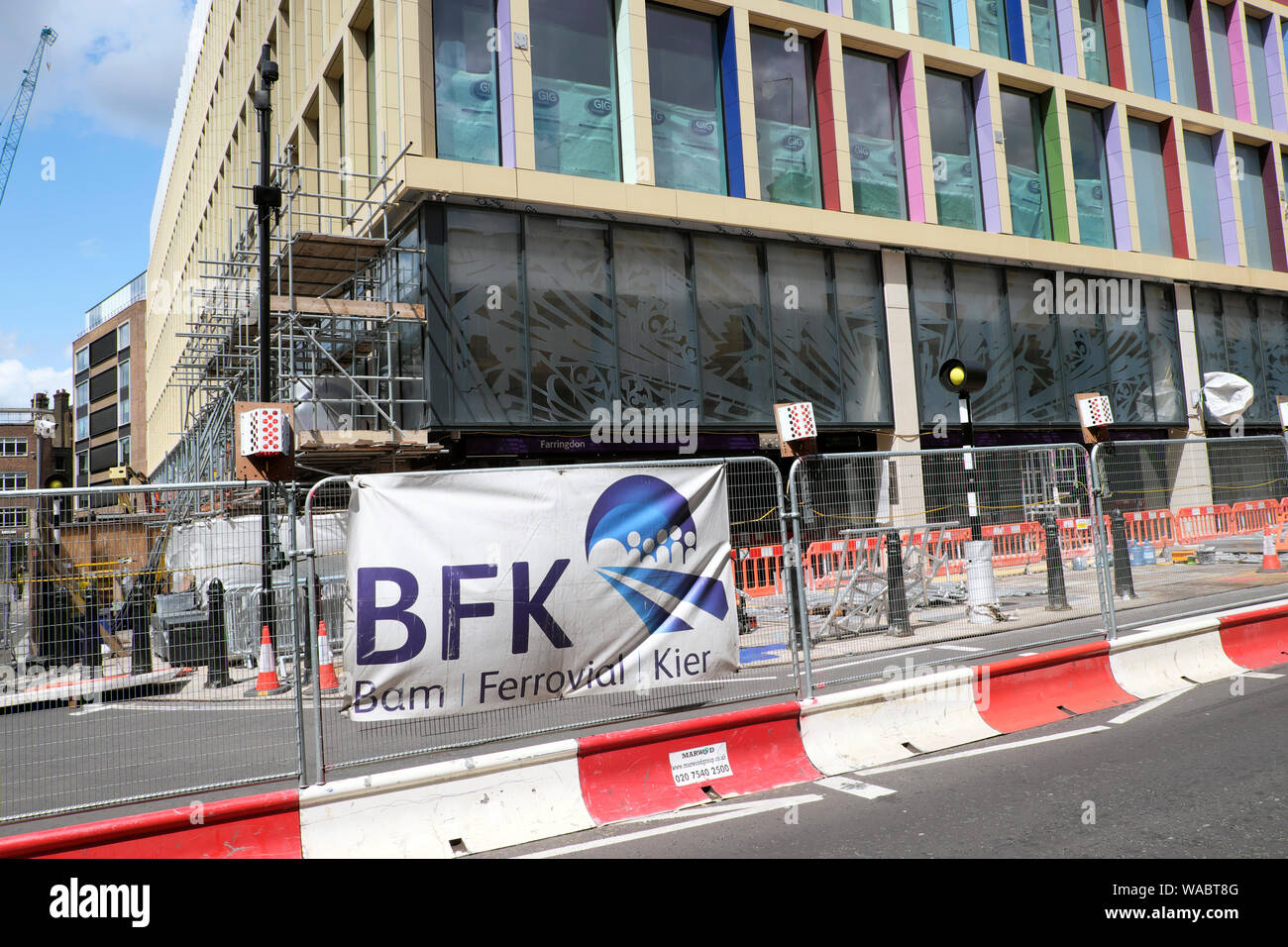 Crossrail Farringdon östlichen Ticket Halle Gebäude Baustelle auf Long Lane in der Nähe von Smithfield Market in der City von London England UK KATHY DEWITT Stockfoto