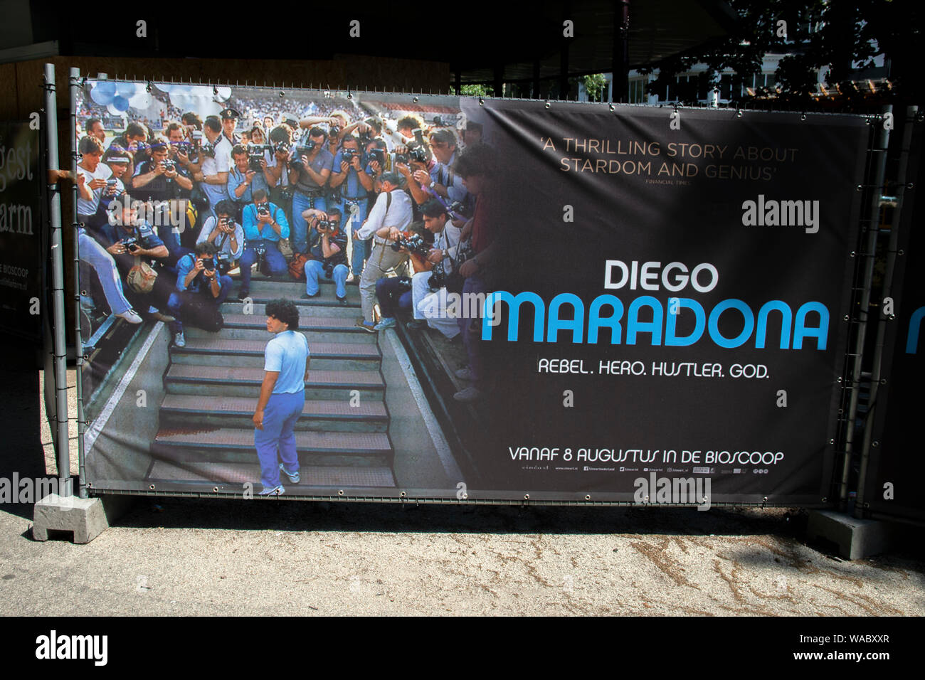 Reklametafeln Diego Maradona Film in Amsterdam Die Niederlande 2019 Stockfoto