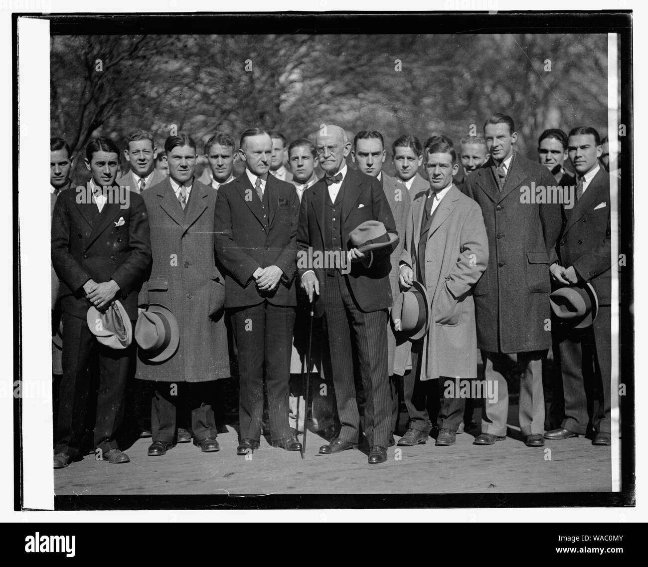 Coolidge & Sen Ernst mit Center College Football Team, 11/14/25 Stockfoto