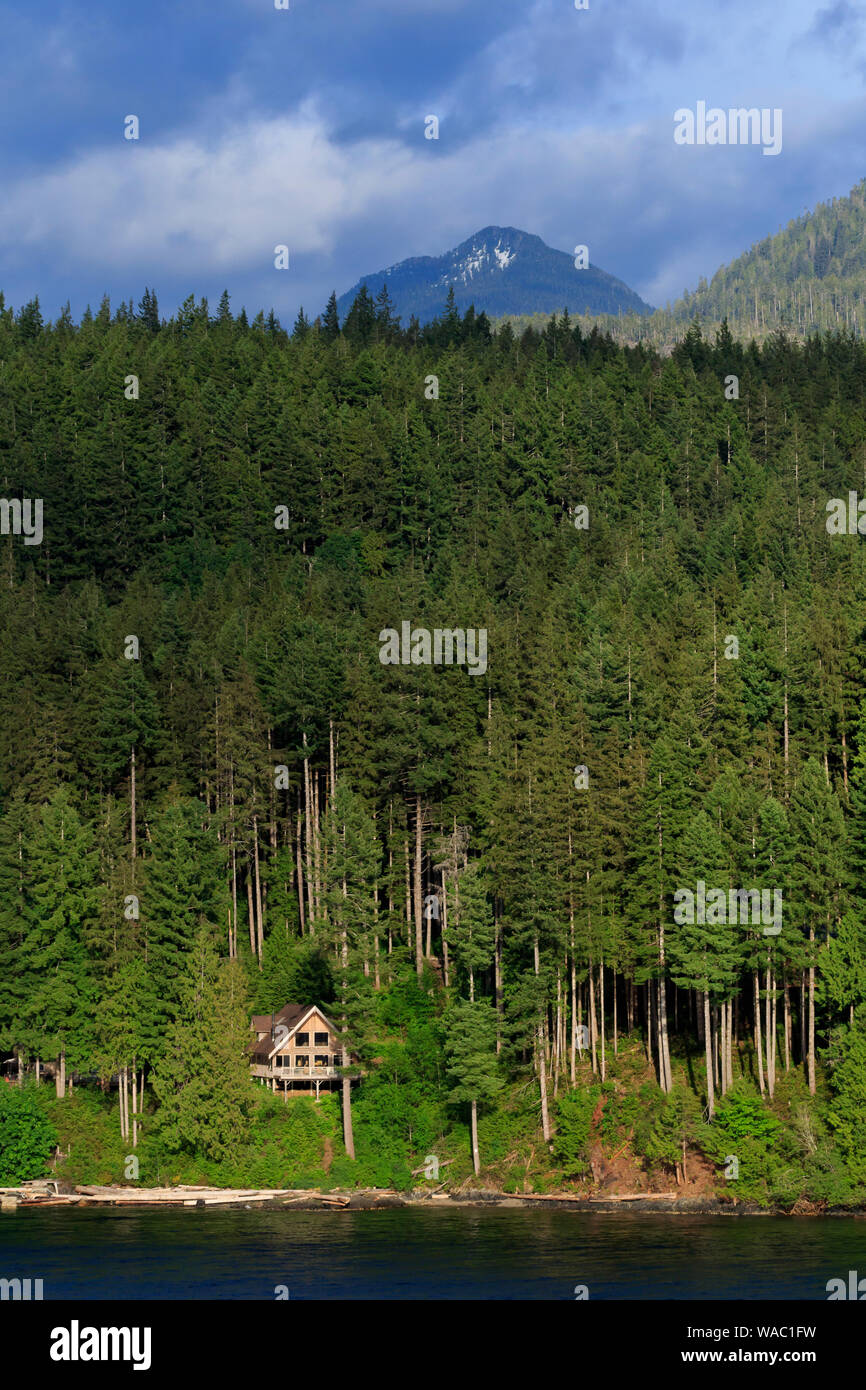 Haus, Port Alberni Inlet, Vancouver Island, British Columbia, Kanada Stockfoto
