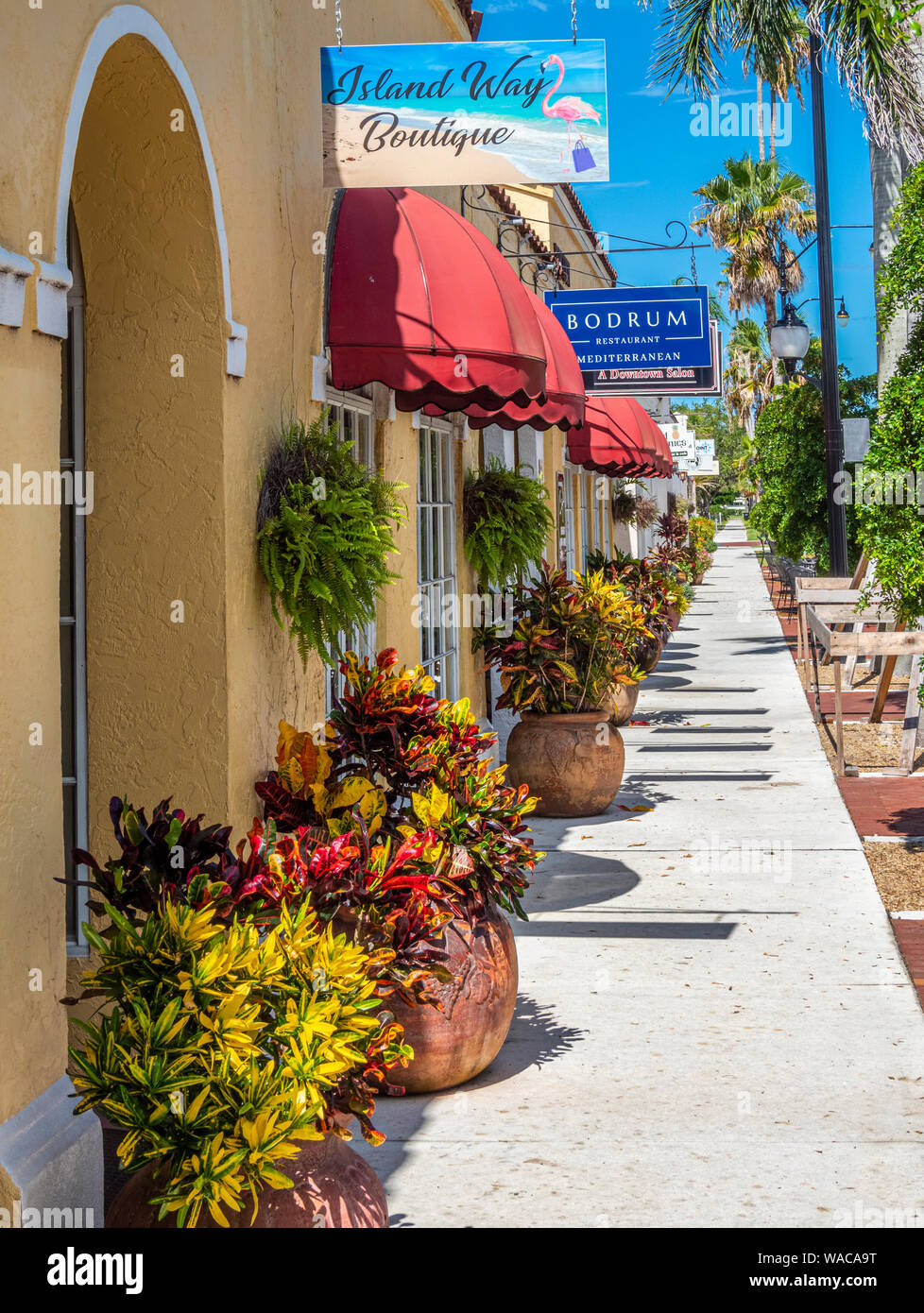 Miami Avenue und Essbereich in der Innenstadt von Venedig Florida in den Vereinigten DStates Stockfoto