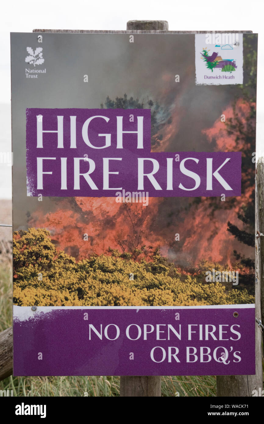 Poster mit hohem Risiko websites Warnung über die Gefahr von Bränden in der Landschaft, England, Großbritannien Stockfoto