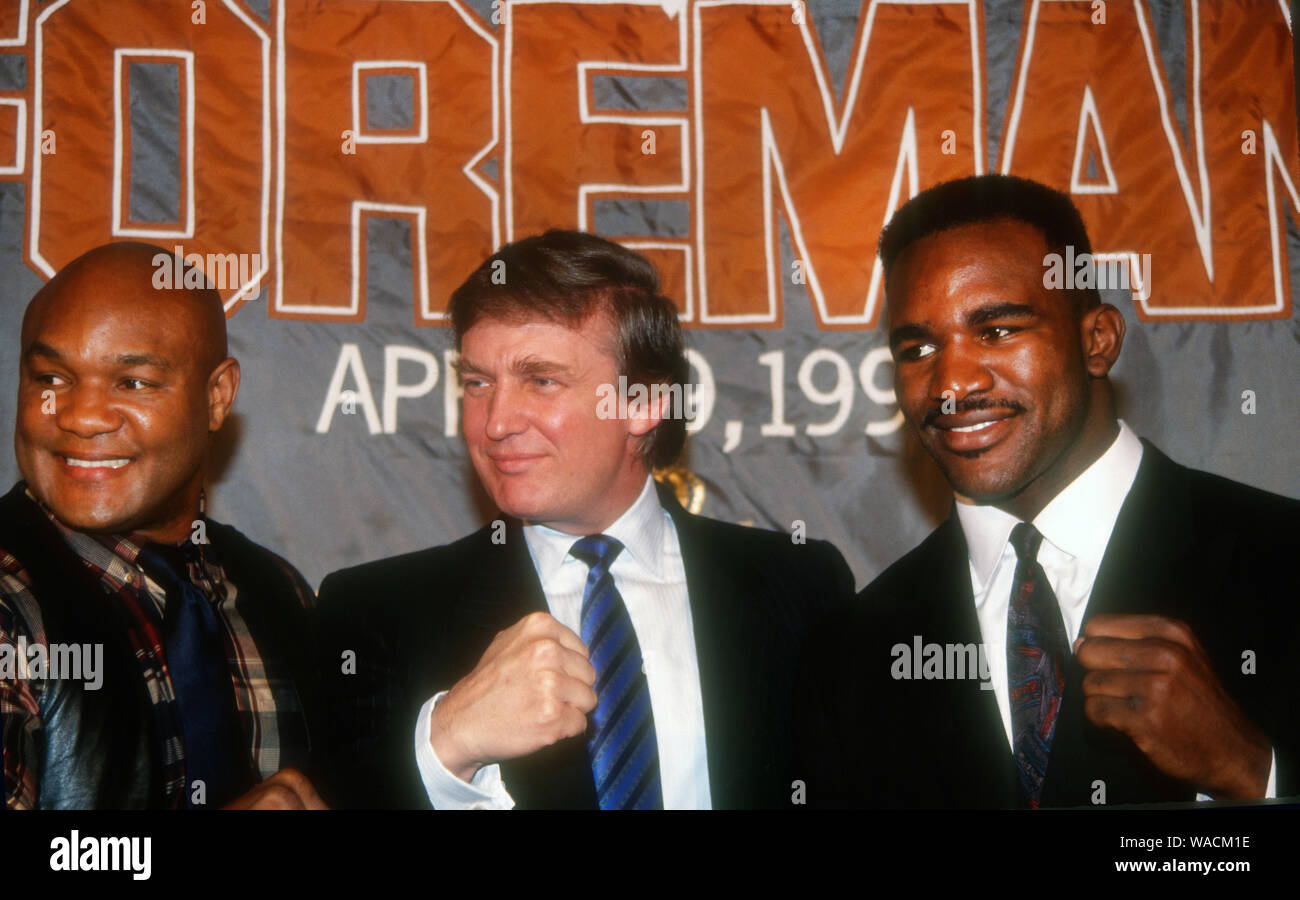 George Foreman, Donald Trump, Evander Holyfield, 1990, Foto von John Barrett/PHOTOlink Stockfoto