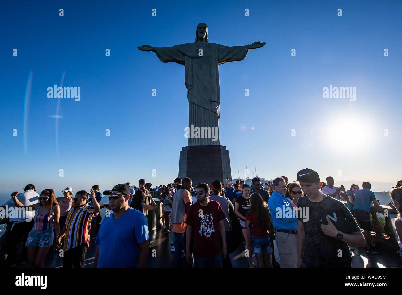 Landschaft des Erlösers Christus Statue auf dem Gipfel des Corcovado Berg an der Tijuca Wald Nationalpark in Rio de Janeiro, Brasilien, am 1. Juli 201 Stockfoto