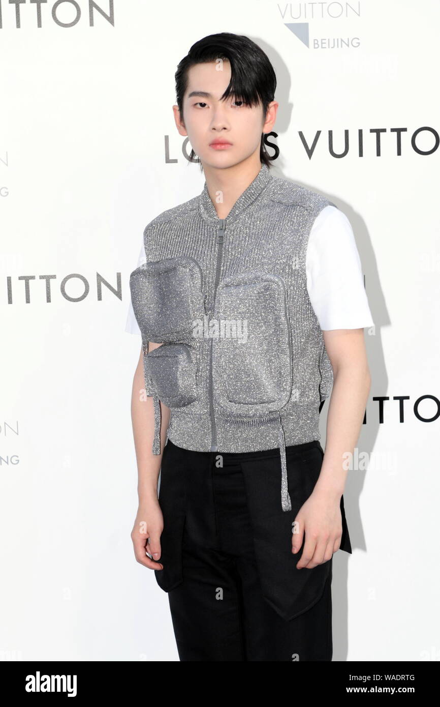 R1 Rrapper Chinesische Rapper und Sänger Zhou Zhennan des Idols junge Band R1 SE ...